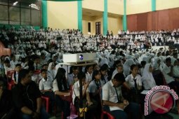Ribuan Pelajar Terhipnotis Film  "Selembar Itu Berarti" (Video)