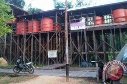 Warga Penawai Kubar Nikmat Air Bersih Pamsimas
