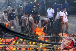 Puluhan orang tewas akibat gudang petasan terbakar