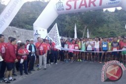Bupati Nikson Lepas Pelari TCR 2017 Menuju Sipinsur