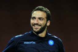 Gonzalo Higuain mencatatkan trigol untuk Juve