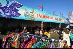 Pengunjung Bazar Internasional Tertarik Jajanan Nusantara