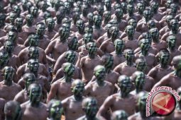 Serba Militer Pada HUT TNI di Italia