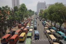 Demo Sopir Angkot Di Surabaya