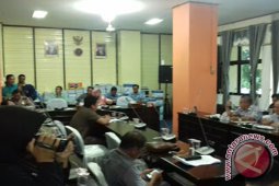 Sumur bor atasi krisis air bersih