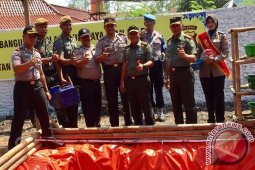 Pangdam III Siliwangi Tebar 27.000 Benih Lele