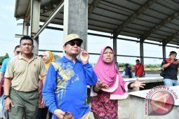 ASN gotong royong bersihkan pasar jelang relokasi