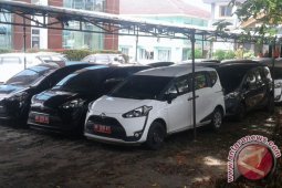 22 Anggota Dewan Kembalikan Kendaraan Dinas