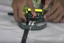 Empat Santri asal Blitar Berhasil Raih Medali dalam Kontes Robot di Jepang