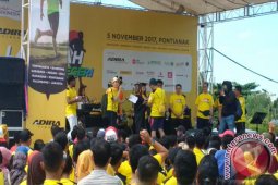 Ribuan Masyarakat Ikuti Jalan Santai Adira Finance
