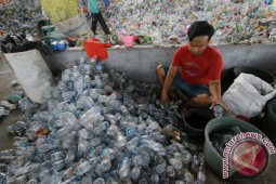 IKM Tong Sampah Daur Ulang Banyak Pesanan