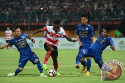Persib Tanpa Tiga Pilar Hadapi Borneo