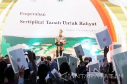 Cipto, Kakek 96 Tahun Dialog Tanah dengan Jokowi