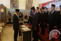 Bawaslu Bangka Barat Lantik Anggota Panwaslu Kecamatan