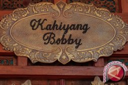 Nama-nama pejabat yang terpasang di kursi saat akad Kahiyang