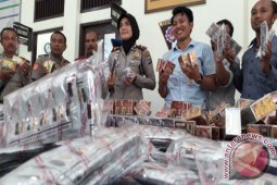 Polsek KPL Sita 18 Kardus Obat Kuat