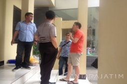 Polrestabes Surabaya Tangani Kasus Pengeroyokan Suami-Istri
