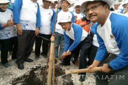 Gus Ipul Bangga Risma Jadikan Kenjeran Semakin Bersih