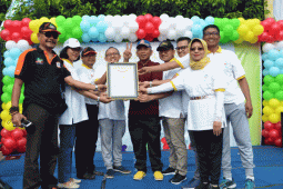 Pemkot Bekasi Pecahkan Rekor Senam Yoga Massal