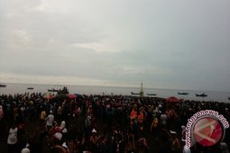 Ribuan Warga Ikuti Ritual "Mandi Safar" di Tanjab Timur