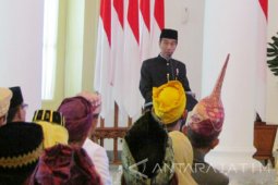 Di Istana Bogor Presiden Kumpulkan Kepala Suku (Video)