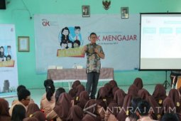 OJK Jatim Ajak Ratusan Siswa Mengenal Jasa Keuangan