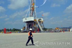 Kekhawatiran Perang Dagang Tekan Harga Minyak Minyak Dunia Lebih Rendah