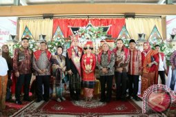Ijeck Ditabalkan Marga Sembiring, Edy Rahmayadi Beri Nasehat