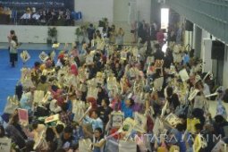 Universitas Brawijaya Catat Rekor MURI Lukis Tas Terbanyak