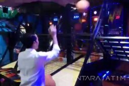 Jokowi Main Basket Bareng Cucu di Medan