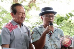 Membuat Udara Sehat Lingkar Madura dengan Trembesi