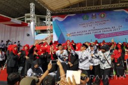 Gus Ipul Bacakan Puisi Pada Puncak Peringatan HGN