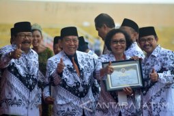 Jatim Subsidi Gaji GTT-PTT Rp6 Miliar Per Bulan