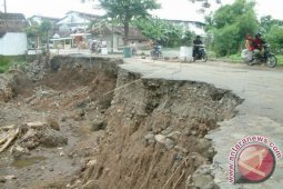 Jalan Umum Tigaras Simalungun Amblas