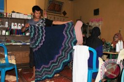 Rudini Contoh Pemuda  Sukses Usaha Sasirangan