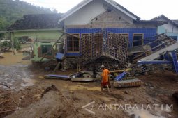 Banjir Pacitan Berangsur Surut (Video)