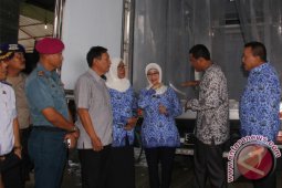 Pemkab Indramayu Serahkan Kendaraan Pendingin Ikan
