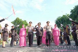 Kapolrestabes Surabaya Lepas 49 Purnawirawan