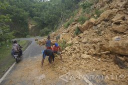 Lagi, Jalur Ponorogo-Pacitan Putus Tertimbun Longsor