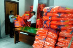 Bojonegoro Peroleh Bantuan 300 Pelampung Perahu Keselamatan