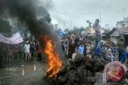 Masyarakat Desak Pembangunan Rel Kreta Api Kaula Tanjung Dihentikan