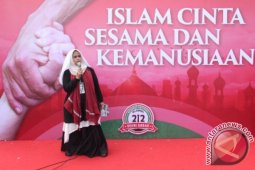 Neno Warisman: Warna Baru Aksi Reuni 212