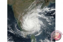 Topan Ockhi Tewaskan 16 Orang di India dan Sri Lanka