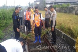 Pasang Batu di Atas Rel KA, Empat Pelajar Diamankan Petugas