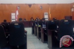 Pengesahan P APBD 2017 Pemkot Padangsidimpuan Molor