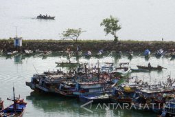 Cuaca Buruk, Nelayan Pacitan "Jeda" Melaut