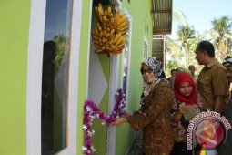Pemkab Gorontalo Bersama PKK Bedah Rumah Lansia