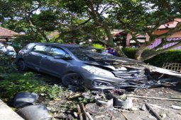 Kecelakaan Mobil dengan Kereta Api Sebabkan Empat Luka