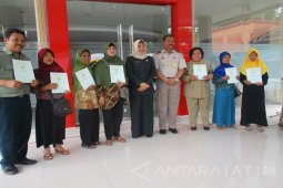 Wawali Kediri Minta Warga Penerima Sertifikat tidak Mengagunkan ke Bank