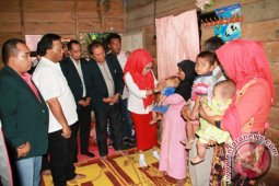 Satu Keluarga Penderita Tuna Wicara  Akan Dibawa  Berobat